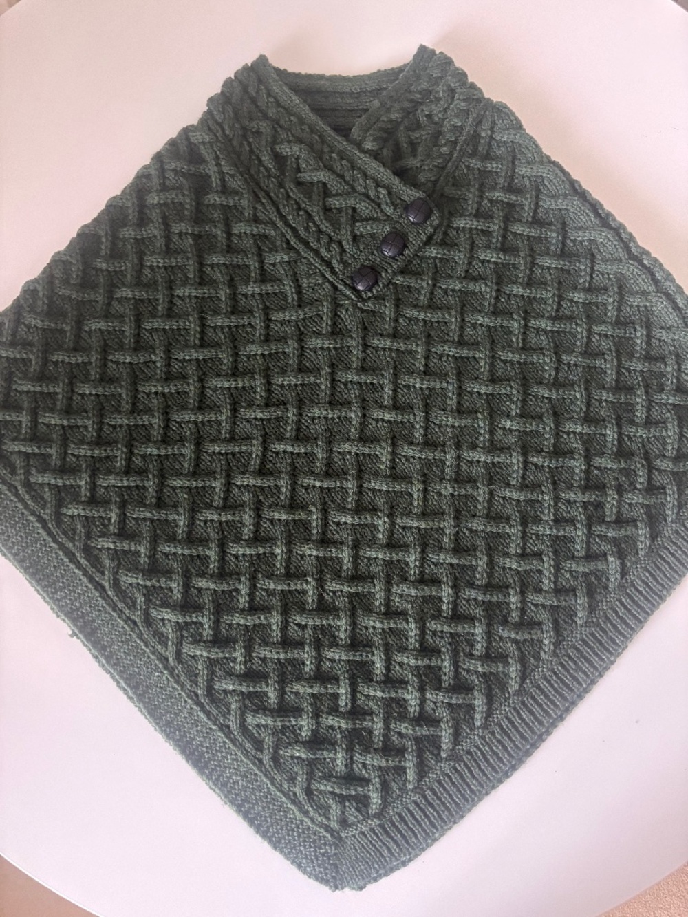NWOT Nua 100% merino wool cable knit washable cape poncho green small/medium